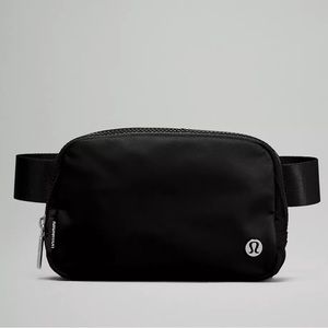 Lululemon Everywhere Belt Bag 1L